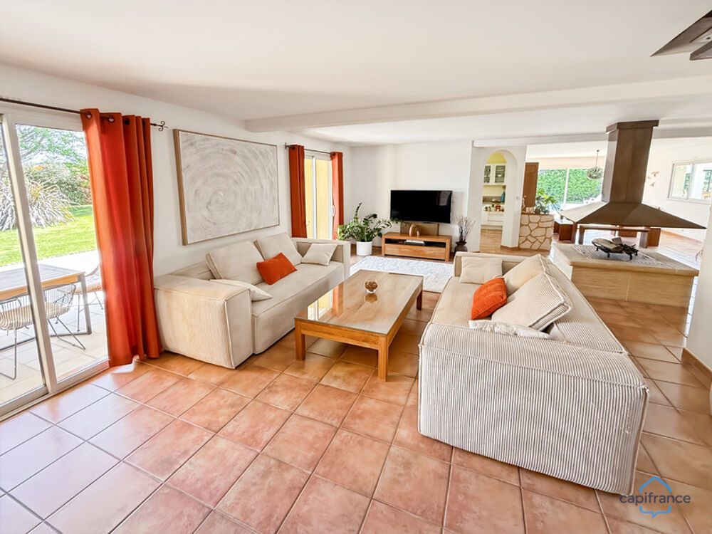 Dpt Landes (40), à vendre AIRE SUR L'ADOUR maison contemporaine T6 de 202m² habitables + terrases, pool house, garage de 60 m² e