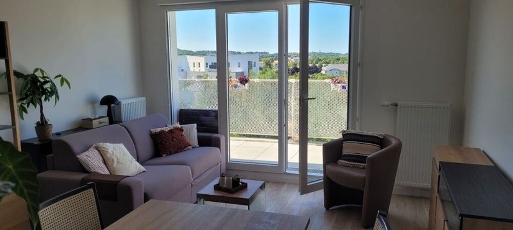 Location Appartement JOUY-LE-MOUTIER – Quartier de la Rosée - Appartement 2 pièces meublé • 41 m² • Terrasse • Parking • Vue dégagé Jouy le moutier