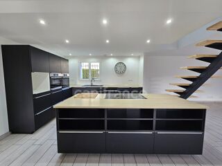  Maison � vendre 5 pi�ces 205 m�