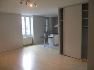  Appartement à louer 4 pièces 82 m²