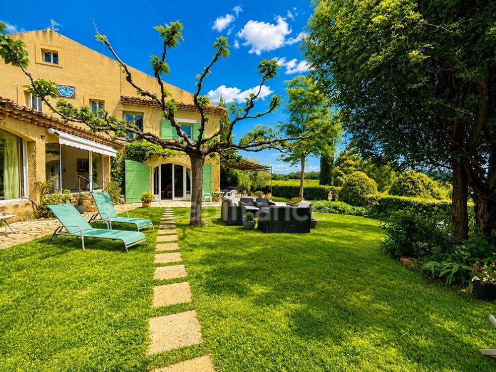 Propriété à vendre 8 pièces 274 m2 sur 1 hectare PERTUIS (84)