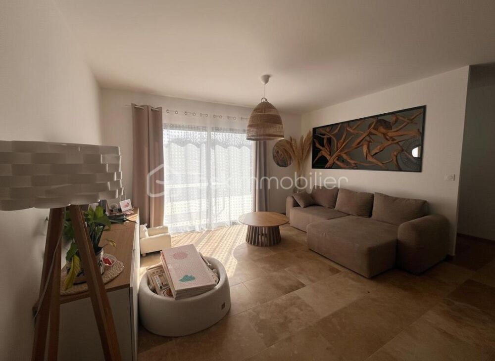 Villa récente 90 m²  3 chambres  Plain-pied  Terrasse & jardin