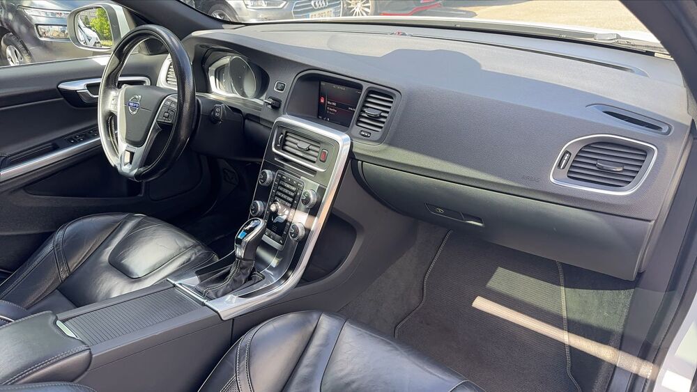 V60 2.0 TDi 190 D4 Geartronic R-Design - Automatique 2018 occasion 54000 Nancy