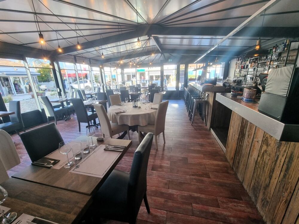   ILE D'OLERON (17) A Vendre Murs & Fonds commerce restaurant emplacement n�1 Port de LA COTINIERE 