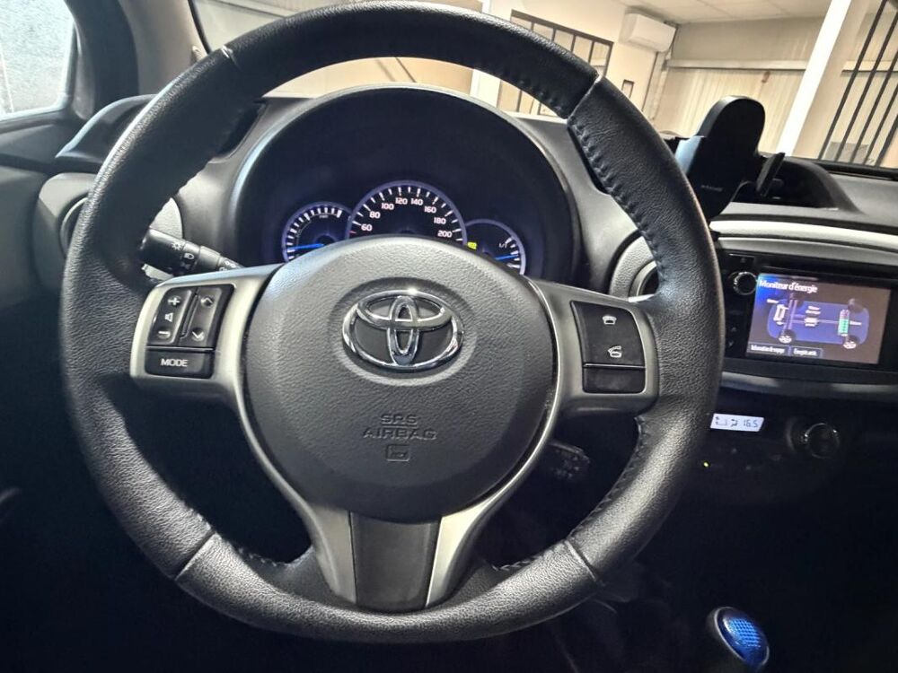 Yaris 1.5 VVTi 16V HSD Hybrid 100h E-CVT 75 cv Bo&icirc;te auto 2014 occasion 85190 Venansault