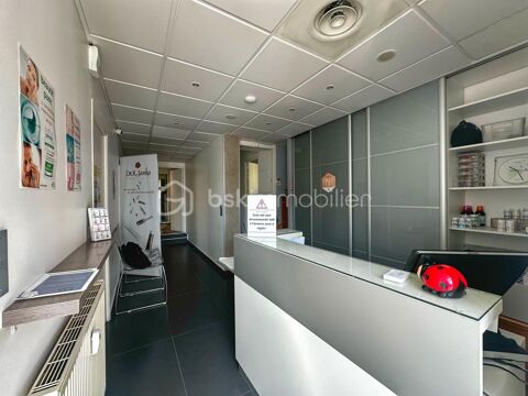   LOCAL PROFESSIONNEL 71 m² – SECTEUR MÉRANDE – CHAMBÉRY – CLIMATISÉ – DOUBLE ENTRÉE – GRANDE CAVE 