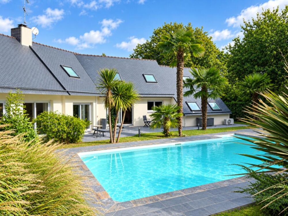 Propriété Familiale de 235 m² -4 chambres -Piscine-Dépendance-Terrain1700M²