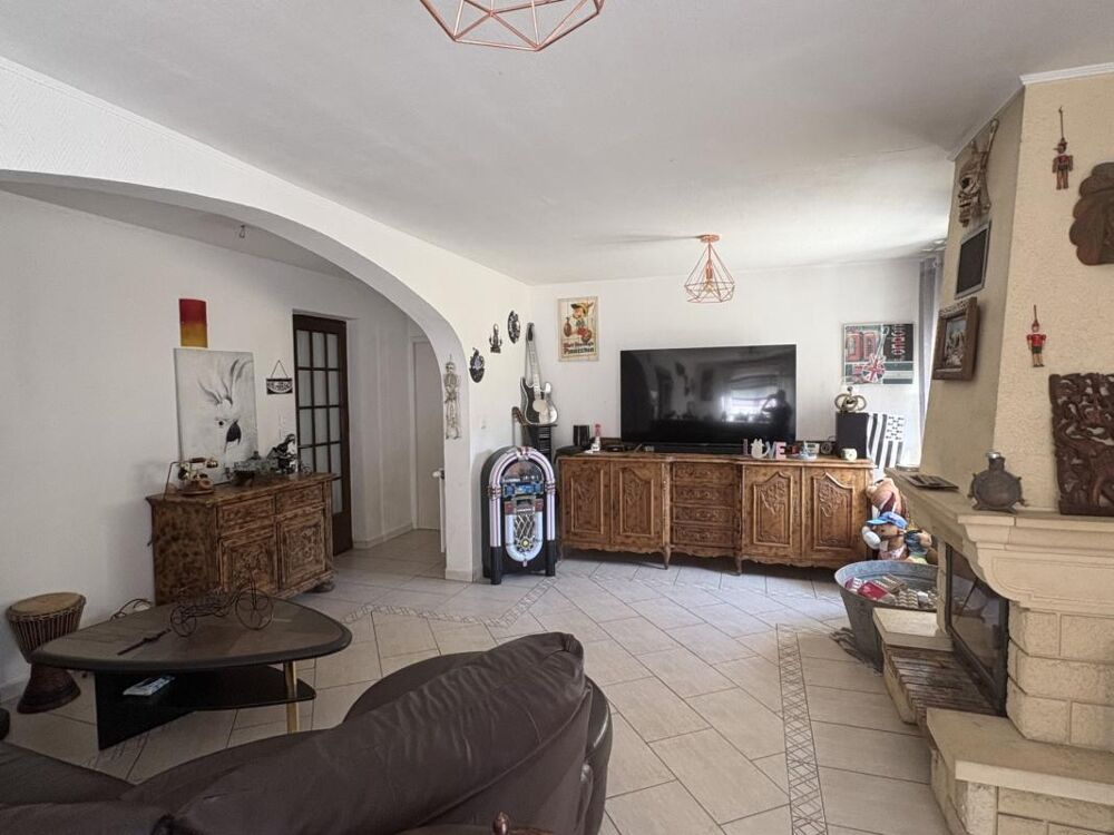 Maison familiale 5 pièces avec grands garages, jardin et fort potentiel  Cons-la-Grandville 54
