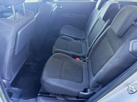 5008 1.6 HDi 115 Active 7pl - 7 places Entretien constructeur 2014 occasion 16000 Angouleme