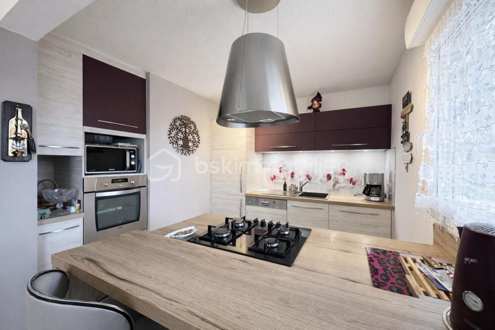 Appartement spacieux et lumineux avec terrasse et vue dégagée à Locminé - Garage