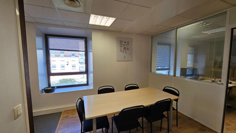   EXCLUSIVITE GRENOBLE - Vente BUREAUX 42 m² -  128 628 euros 