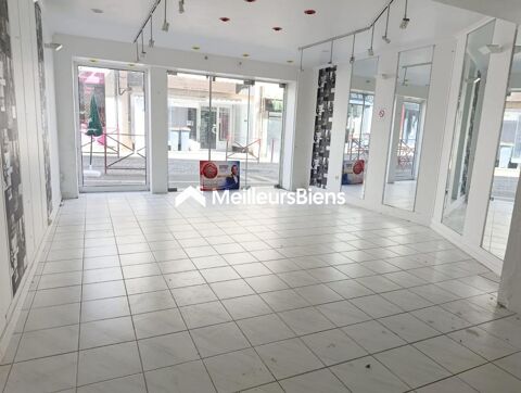 magnifique local commercial avec un appartement en duplex 44000 52400 Bourbonne les bains