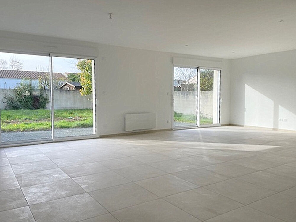 Plain pied de 114 m2 - 3 chambres- garage - grand jardin clos- quartier résidentiel