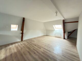  Appartement à louer 4 pièces 76 m²