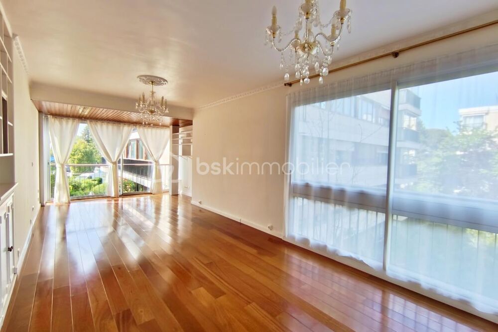 Appartement familial 6 pièces de 112 m²  Résidence de standing avec parc et piscine