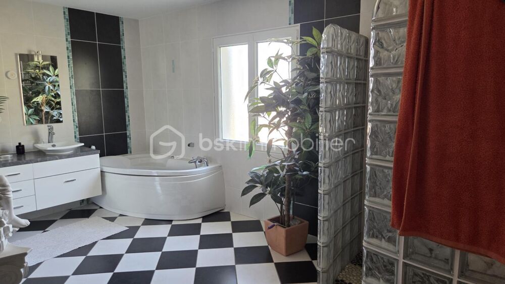 à vendre  Propriété/château Saint-Geours-de-Maremne (40230)
