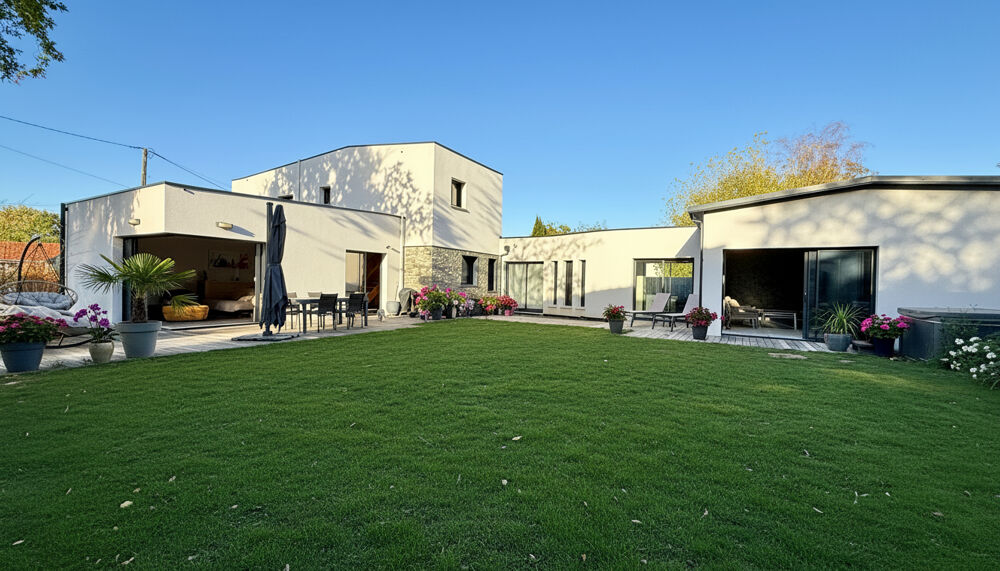 Vente Maison Maison Mauves Sur Loire 8 pièce(s) 287 m2 Mauves sur loire