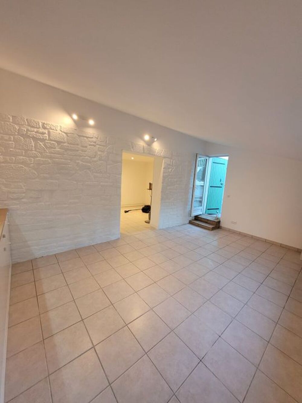 Location Appartement Studio de 38m2 à louer sur Castries Castries
