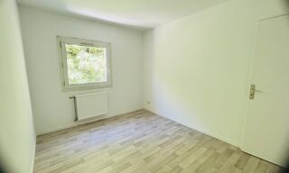  Appartement à louer 5 pièces 115 m²