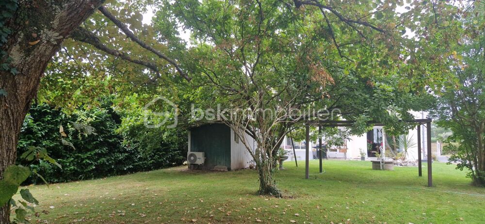 MAISON DE CARACTÈRE DE 165 M2 AVEC DÉPENDANCES SUR 3000 M2 TERRAIN ARBORÉ