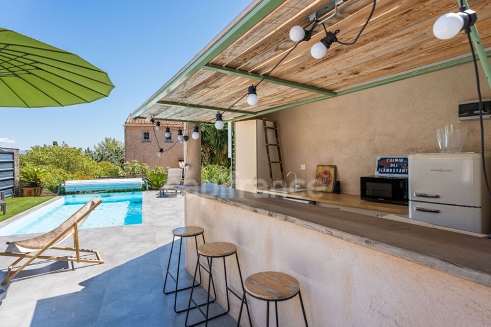 Appartement DUPLEX à vendre 5 pièces LA CIOTAT (13) Jardin 745 m² - Piscine - Parking - Cave