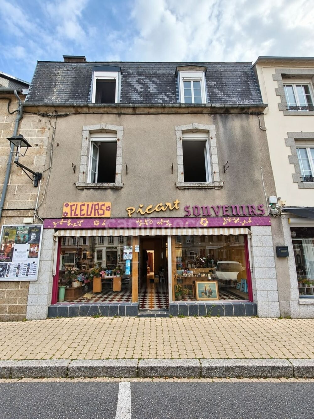 Vente Immeuble HUELOOGAT – IMMEUBLE , LOGEMENTS ET FORT POTENTIEL Huelgoat