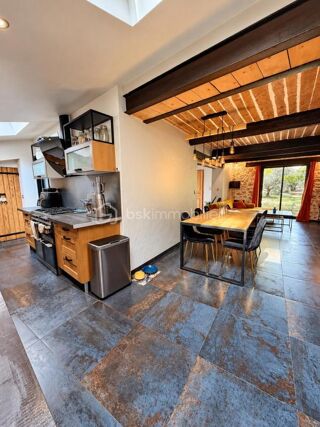 Vente Maison Villecroze – Maison rénovée de 138 m² avec 4 suites parentales, piscine balinaise et pool house Villecroze