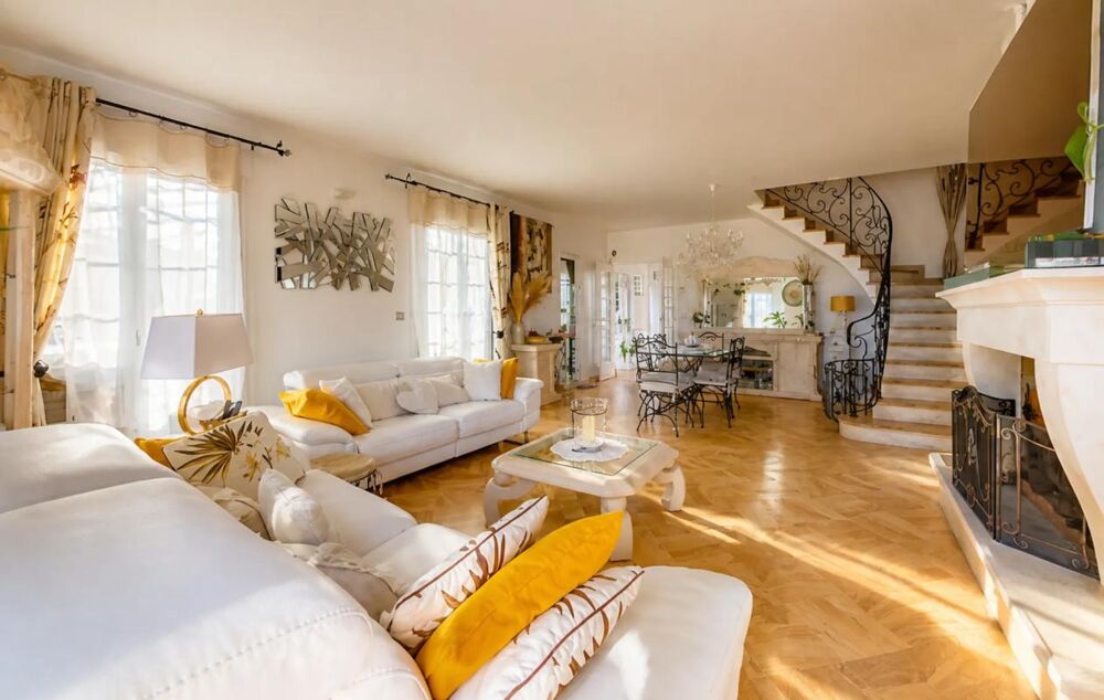 à vendre  Propriété/château Crégy-lès-Meaux (77124)