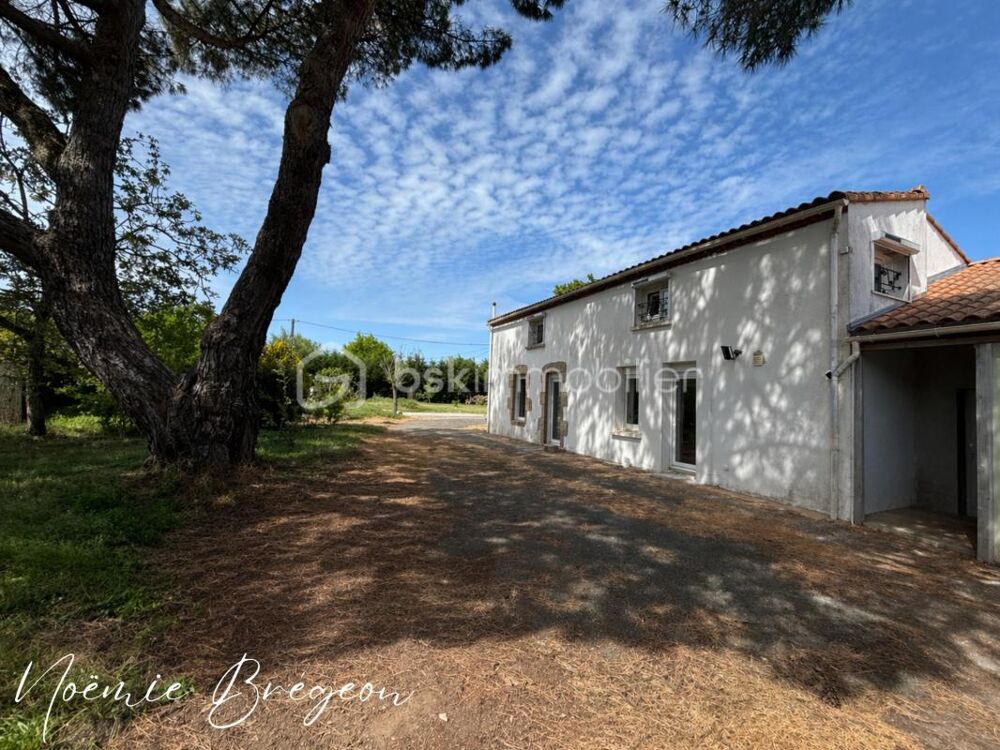 Maison rénovée 4 chambres, en village - Montaigu-Vendée (85600)