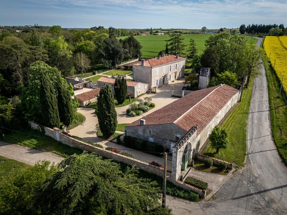 Elégante propriété, parc et dépendances sur 3 ha