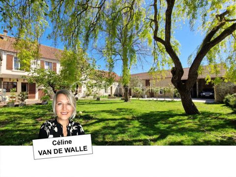   Magnifique propriété avec jardin et nombreuses dépendances ! Propriété/château - 9 pièce(s) - 200 m²