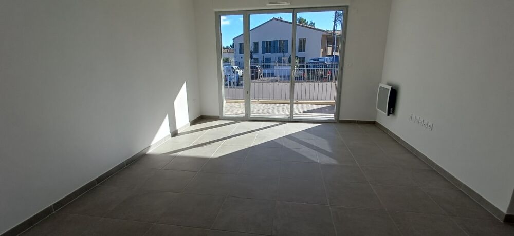 Location Appartement T2 avec balcon et parking à TRANS-EN-PROVENCE Trans en provence