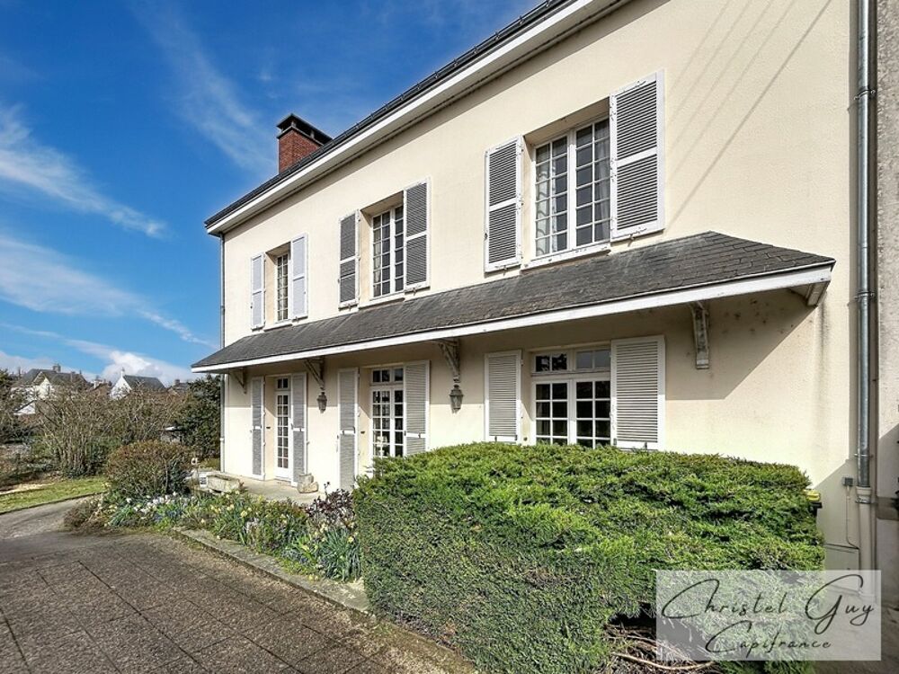 Montval sur Loir (72), Demeure de caractère de 291 m²  7 chambres