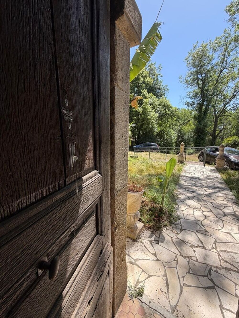 MARCIAC(32): cachée, au bout d'un chemin privé, PROPRIETE sur 2ha, anciens Bains avec sa source encore présente, dépendance, aut