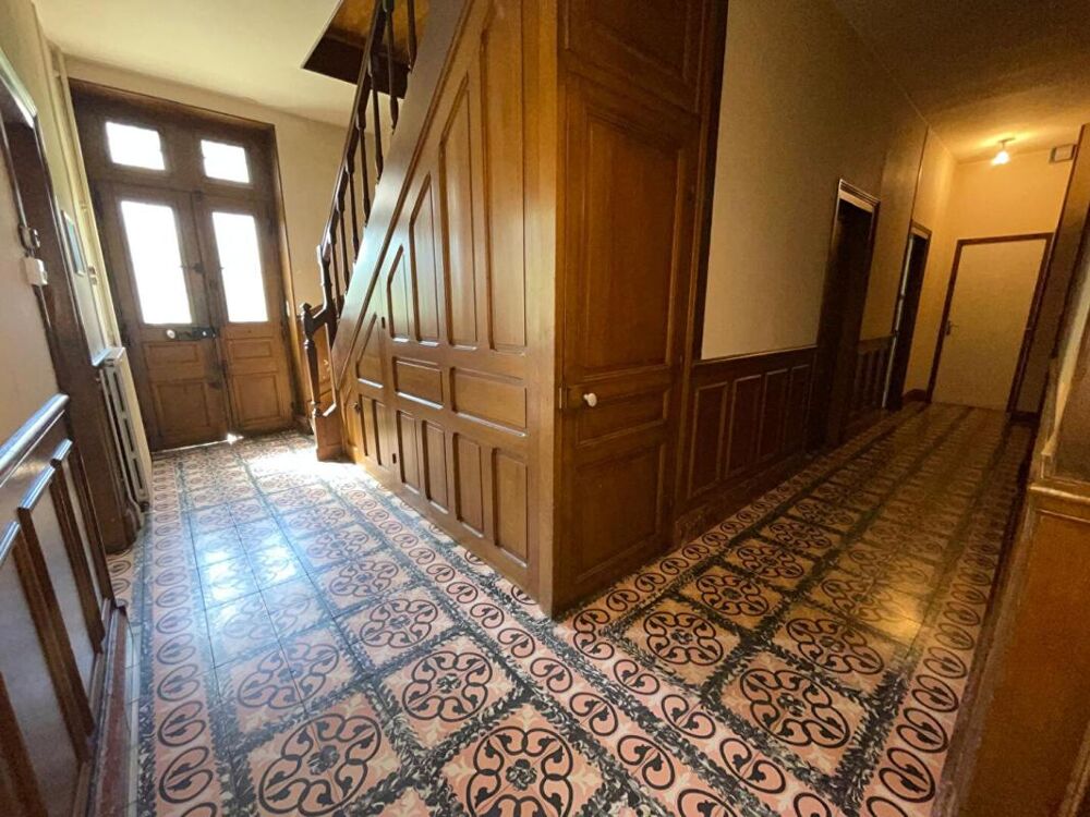 Vente Maison Belle propriété ancienne avec garages et grand terrain - Secteur calme Moussy