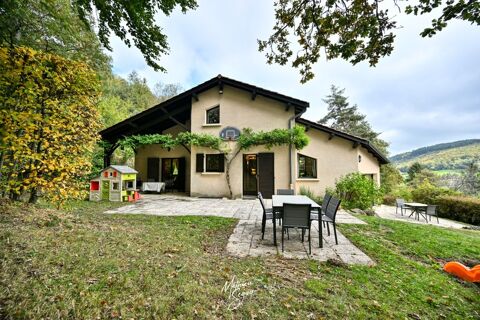   PROPRIETE verdoyante � AVEIZE Maison - 10 pi�ce(s) - 250 m�