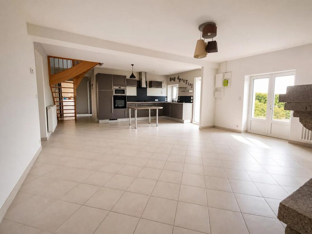 Maison de 7 pièces de 155 m² à Montreuil-au-Houlme
