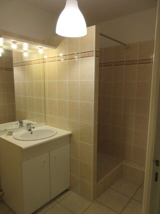  Appartement à louer 2 pièces 53 m²