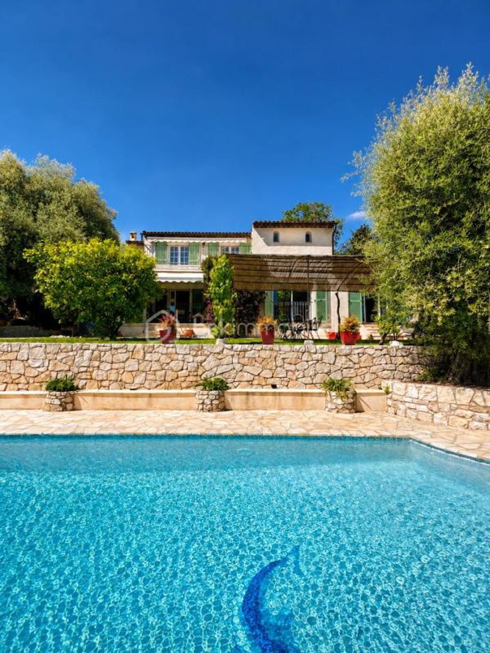 Vente Propriété/Château Vence – Élégante propriété de 210 m² avec piscine, jardin paysager et potentiel de 5 chambres Vence