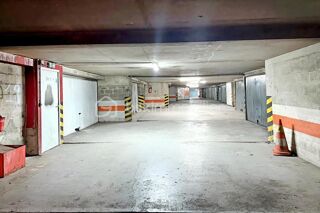  Parking / Garage à louer 13 m²