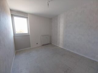  Appartement à louer 4 pièces 72 m²