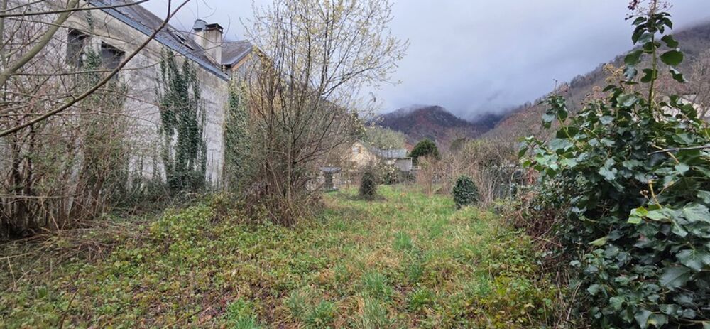 Grange traditionnelle 200m² et terrain de 600m² au centre de Laruns (64)