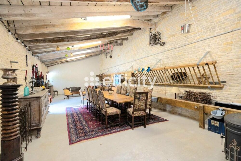 � vendre  Maison Vouh� (17700)