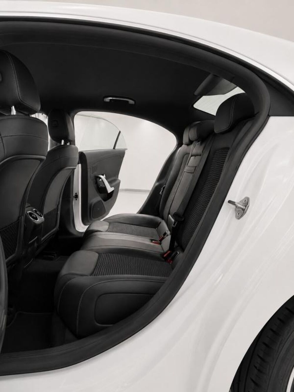 Classe CLA 1&deg; Main / 2L 190cv 8G-DCT - 2021 CUIR/CAMERA/T&eacute;L/GPS ** rare 2021 occasion 60430 Abbecourt