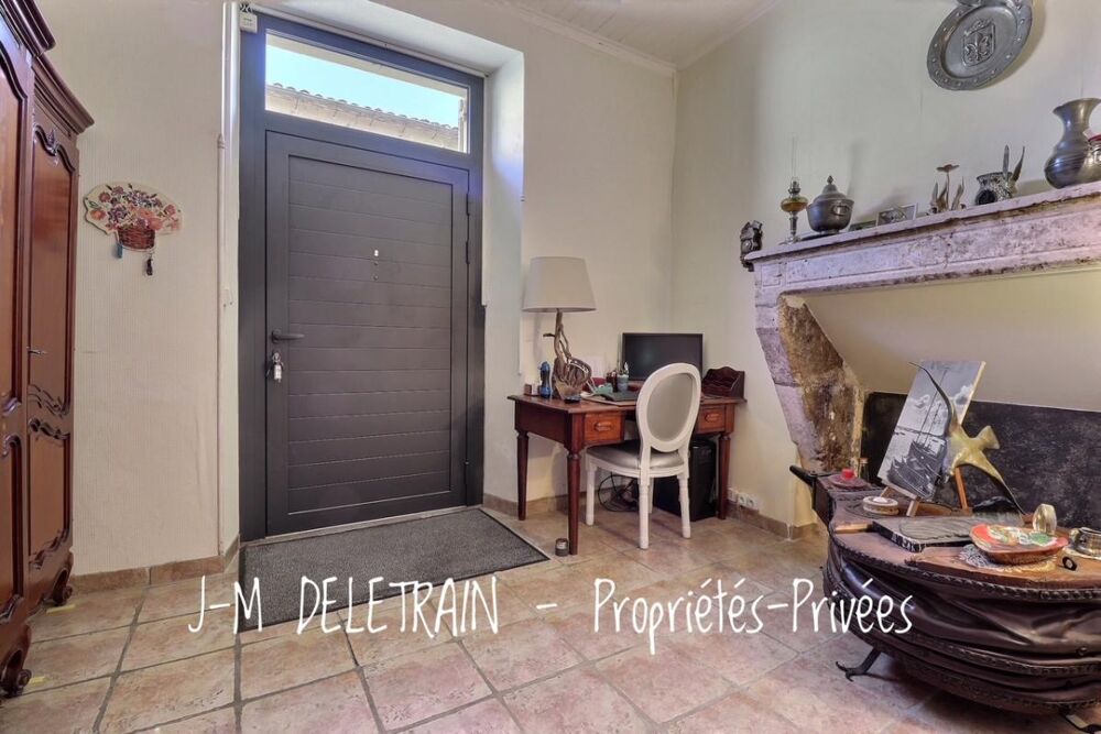 Vente Maison Vélines, maison de bourg en pierre avec atelier d'artiste et grandes dépendances Velines