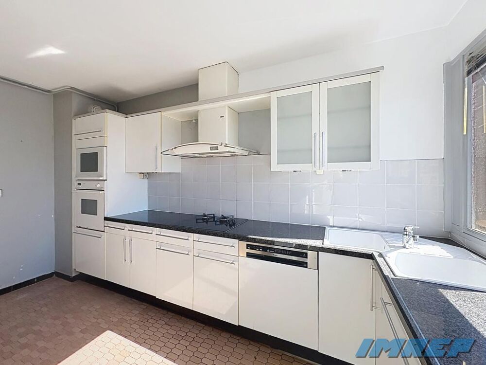 Vente Appartement Marseille 13006 – Appartement T4 de 94 m² avec terrasse, cave et possibilité garage – Un bien à façonner selon vos envies Marseille 6