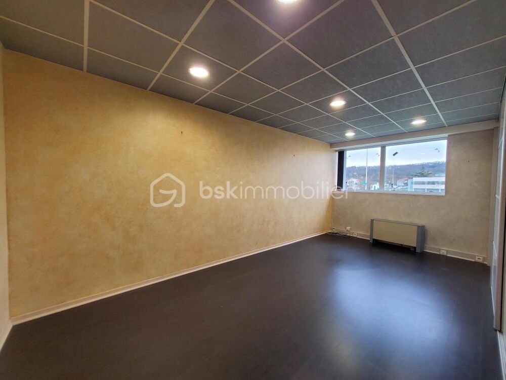   BUREAUX ESTILLAC 93 m² - 5 BUREAUX Estillac