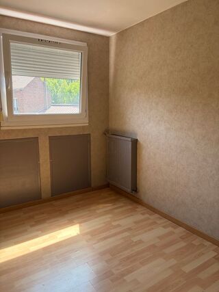  Appartement à louer 4 pièces 100 m²
