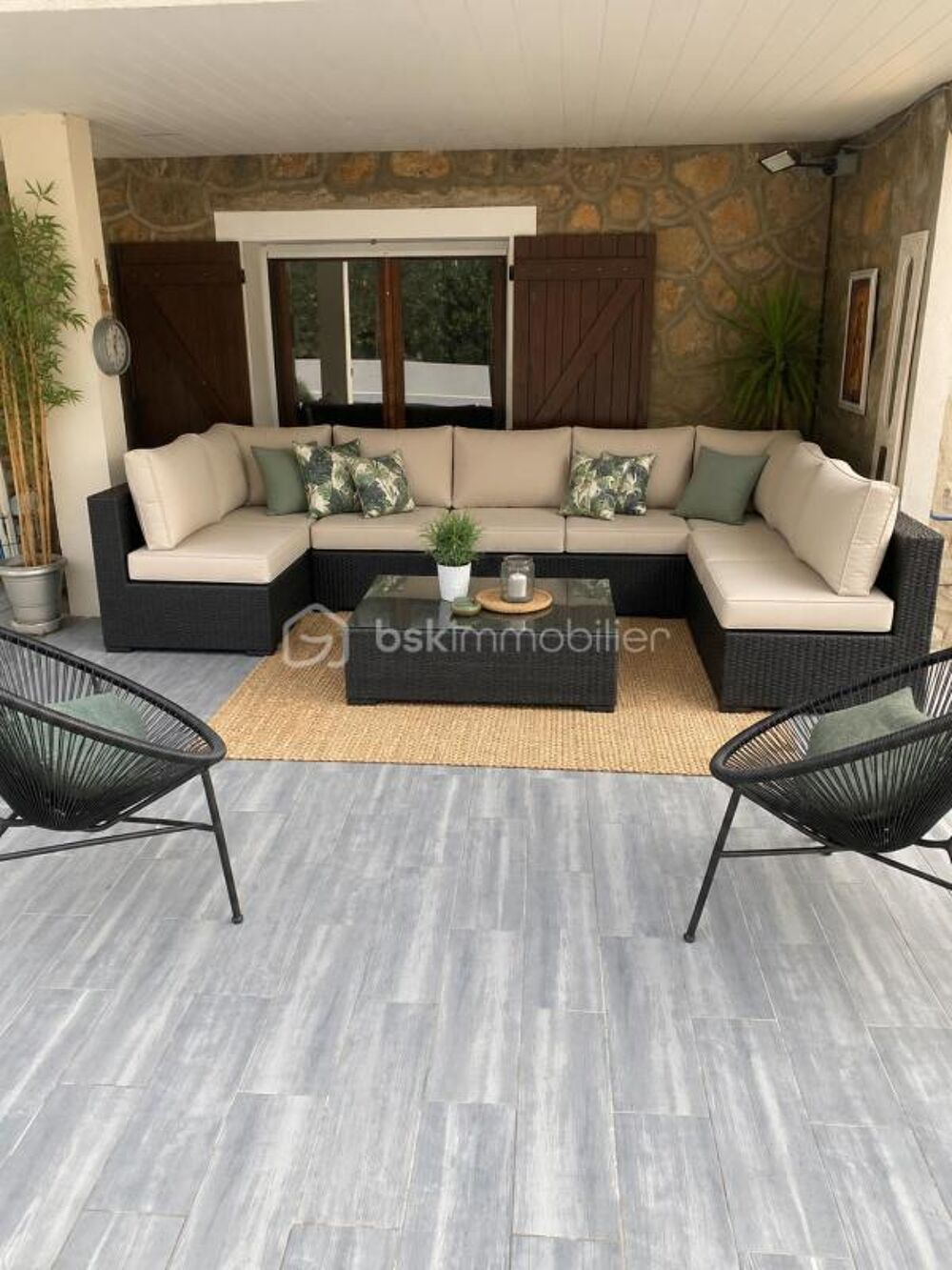 Villa 214 m² + 30 m² à aménager - 6 chambres + bureau - Piscine