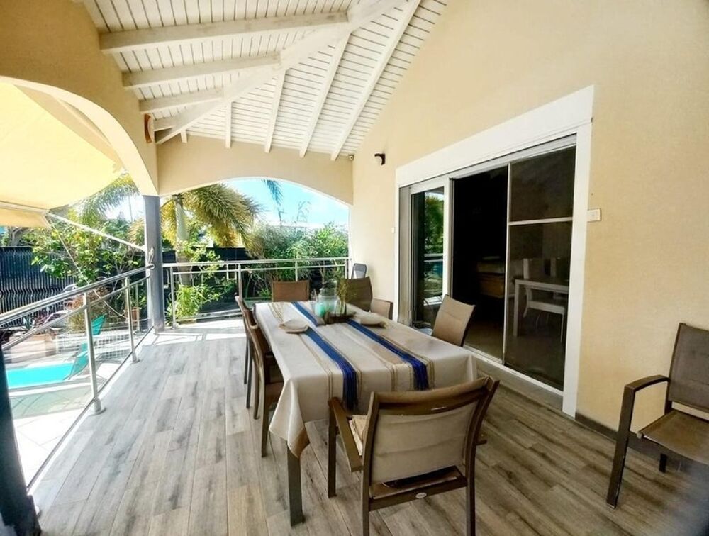 à vendre  Villa Sainte-Anne (97180)